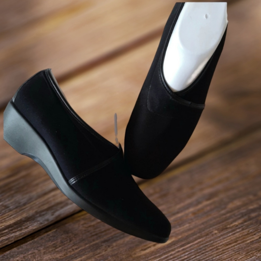 Munro black shoes comfy elastine slip on walking black wedge casuals. Sz 9W